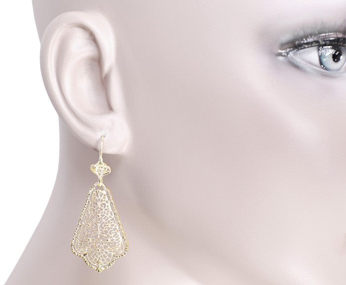 Scalloped Leaf Dangling Sterling Silver Filigree Edwardian Earrings with Yellow Gold Vermeil - Item: E169Y - Image: 4