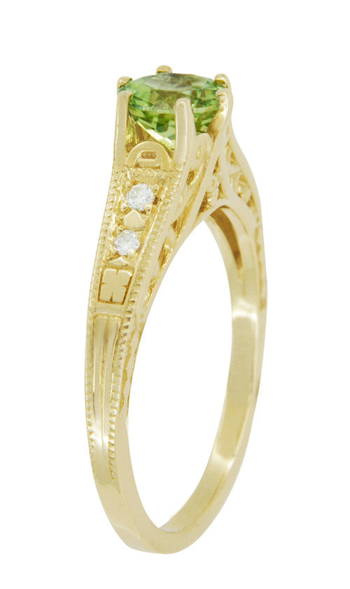 Art Deco Filigree Peridot and Diamond Engagement Ring in 14 Karat Yellow Gold - Item: R158YPER - Image: 3
