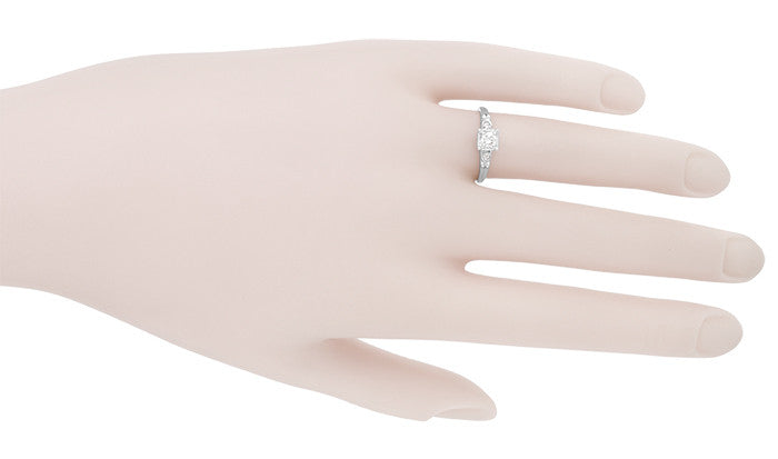 Vintage Art Deco Filigree Illusion Diamond Engagement Ring in Platinum - Item: R600 - Image: 3