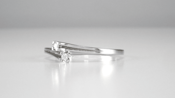 1950's Retro Diamond Bypass Ring in White Gold - Item: R446-LC - Image: 3