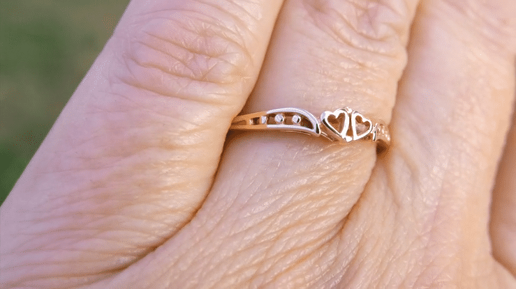 1960's Cuddling Sweet Hearts Filigree Promise Ring in 10K or 14K Yellow Gold - Item: R384Y - Image: 3