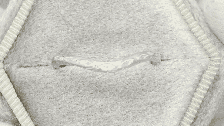 Art Deco Wheat and Olive Leaves Carved Curved Wedding Band in Sterling Silver - Item: WR419SS1 - Image: 5
