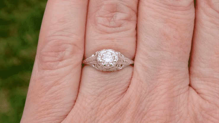Art Deco Cleire Filigree 1/4 Carat Diamond Ring in 14 Karat White Gold - Item: R204W25-LC - Image: 3