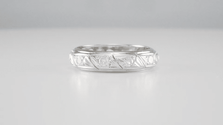 Art Deco Ellington Vintage Diamond Wedding Band in Platinum - Size 6 - Item: R1013 - Image: 3