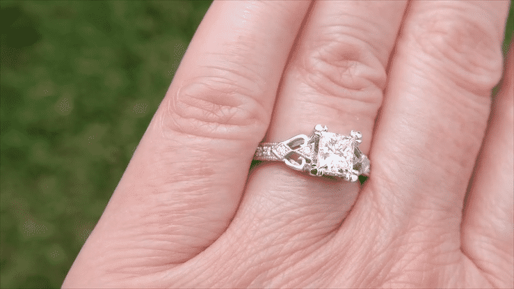 Art Deco Platinum Loving Hearts 1 Carat Square Princess Cut Diamond Engraved Engagement Ring - Item: R459P1D-LC - Image: 6