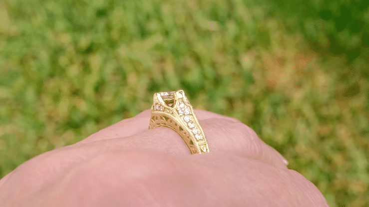 Belnord 18 Karat Yellow Gold Engraved Art Deco Filigree Diamond Engagement Ring - Item: R296Y50D - Image: 8