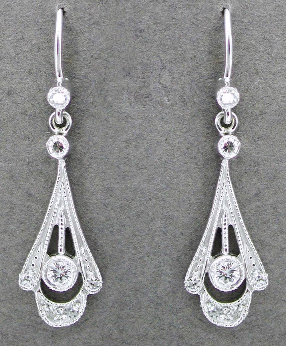 1920s Art Deco 18K White Gold Vintage Diamond Drop Earrings - E122