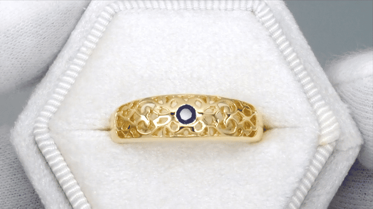 Edwardian Scroll Filigree Sapphire Ring in 14 Karat Yellow Gold - Item: R197SY - Image: 4