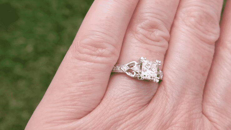 Loving Hearts 1 Carat Princess Cut Diamond Antique Style Engraved Art Deco Engagement Ring in White Gold - Item: R459W1D14K-LC - Image: 6