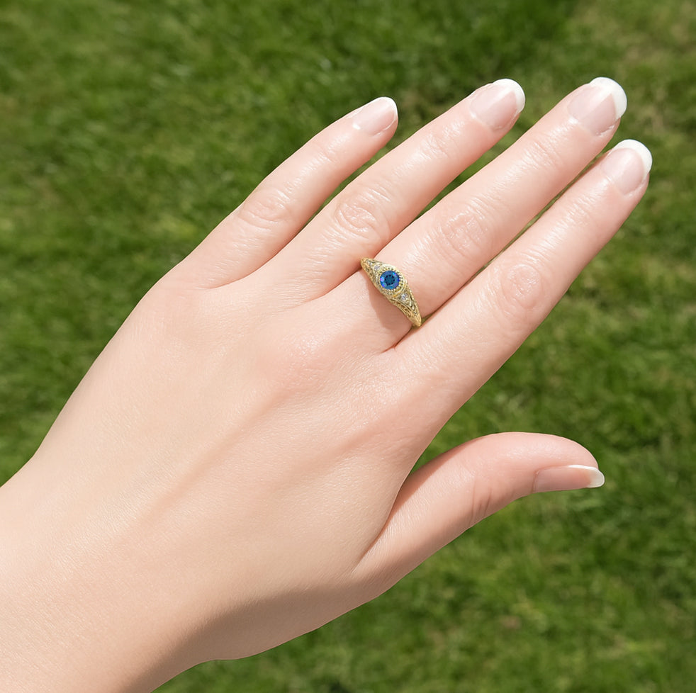 Art Deco Yellow Gold Low Dome Filigree Alexandrite Engagement Ring with Side Diamonds - Item: R138YAL - Image: 5