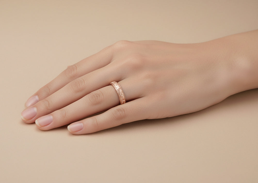 R853R on a Woman's Hand