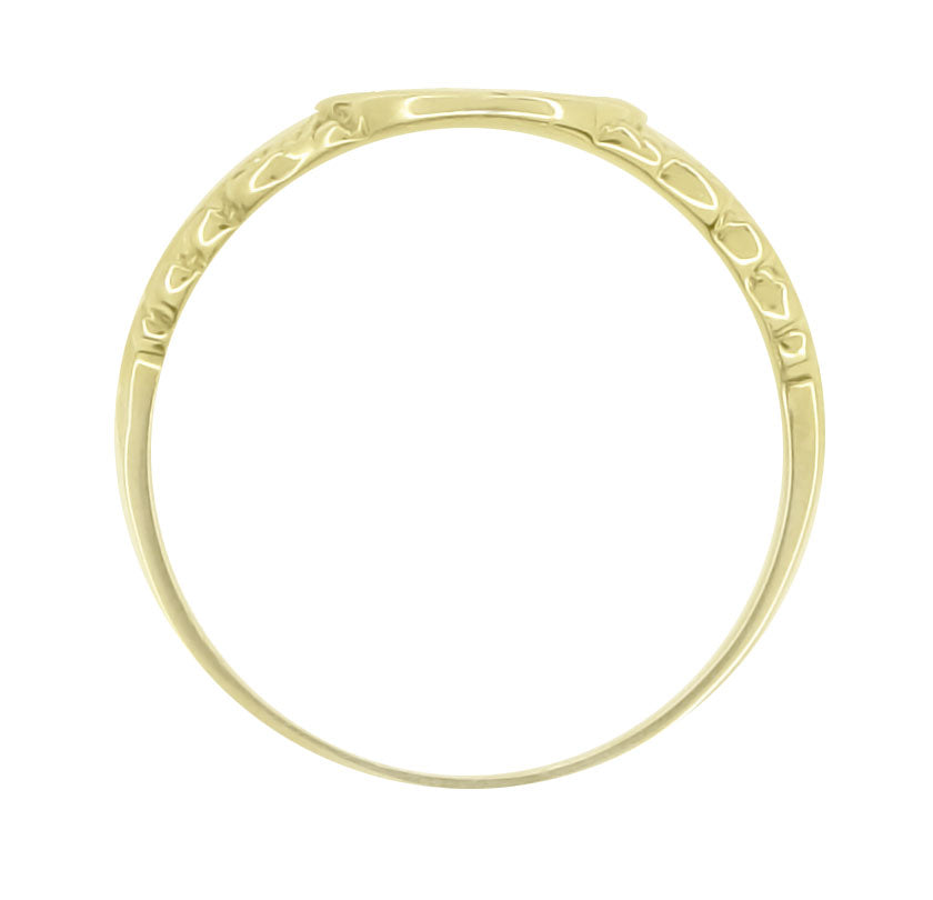 Victorian Fleur-de-Lis Oval Signet Ring in Yellow Gold - Item: R889Y10 - Image: 3