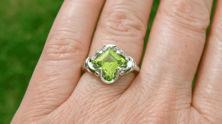 Victorian Square Peridot Ring in 14 Karat White Gold - Item: R325WPER - Image: 3
