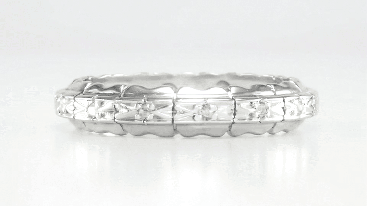 Vintage Retro Moderne Scallop Edge Diamond Wedding Band in Platinum - Size 7 - Item: R566 - Image: 3