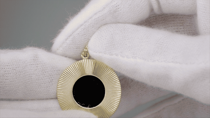1970's Engravable Medallion Circle Pendant in 14 Karat Yellow Gold or White Gold - Item: C798 - Image: 4