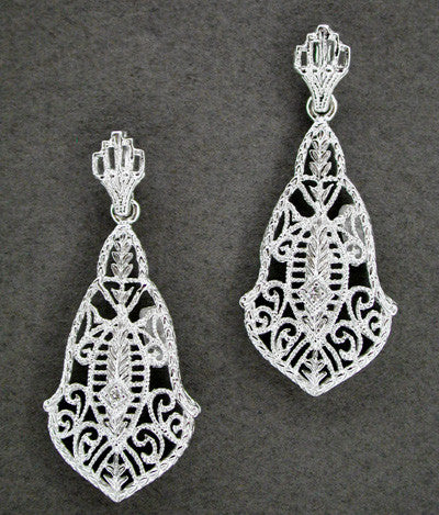 Heirloom Art Deco Filigree Dangling Diamond Earrings in 14 Karat White Gold