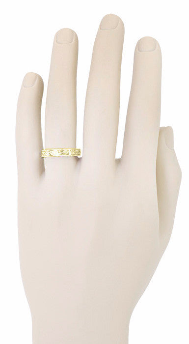 Art Deco Carved Flowers and Leaves Millgrain Edged Vintage Style Yellow Gold Wedding Band - 4mm - Item: R1160Y18-10 - Image: 4