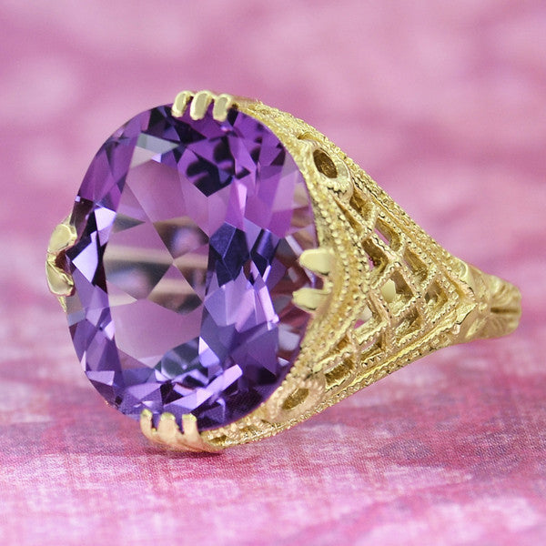 Amethyst Art Deco Filigree Ring in 14 Karat Yellow Gold - Item: R157YAM - Image: 3