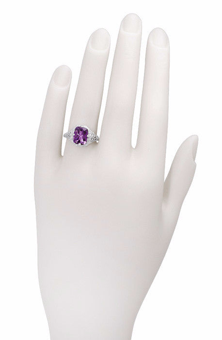 R324 Art Deco Antique Cushion Cut Amethyst Filigree Ring on a Ladie's Hand