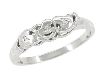 Retro Moderne Diamond Set Filigree Hearts Wedding Ring in 14 Karat White Gold