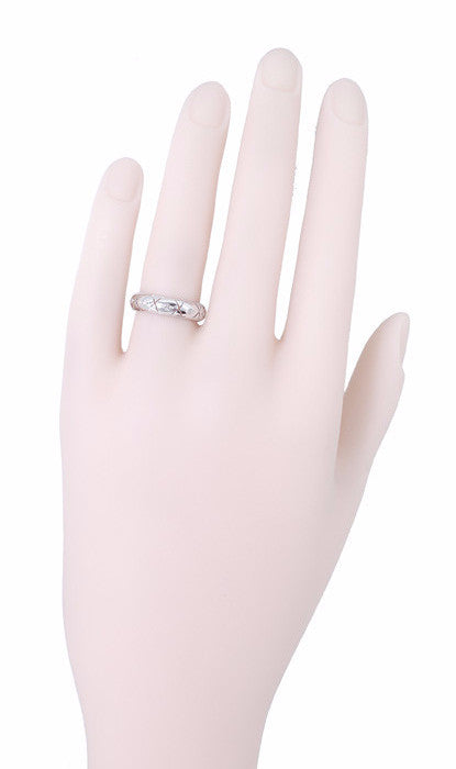 X and O Kisses Diamond Vintage Wedding Band in 14 Karat White Gold - Size 5 1/2 - Item: R524 - Image: 2