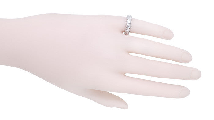Monroe Filigree Vintage Art Deco Diamond Wedding Band in Platinum - Size 4 1/2 - Item: R966 - Image: 2