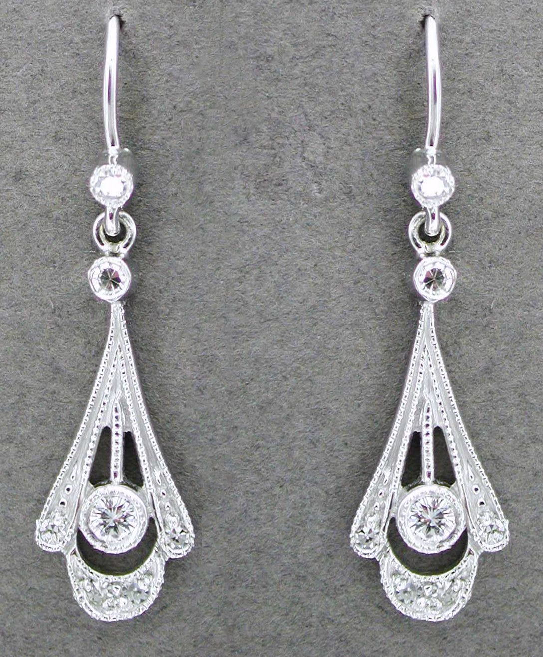 Vintage 1920S Art Deco 18K White Gold And Diamond Drop Earrings — Antique  Jewelry Mall
