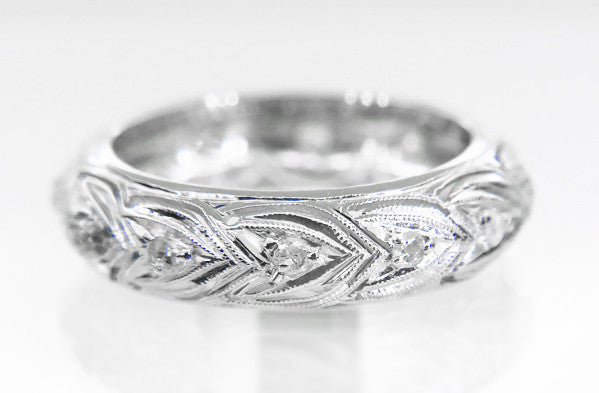 Art Deco Diamonds and Hearts Springdale Antique Engraved Wedding Band in Platinum - Size 5 - Item: R1056 - Image: 3