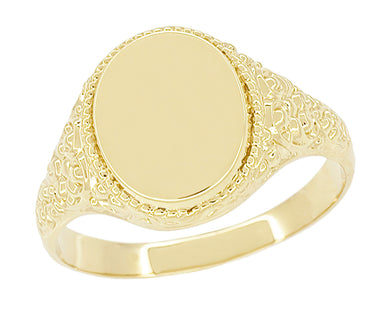 Engraved Scrolls Oval Victorian Signet Ring in 14 Karat Yellow Gold