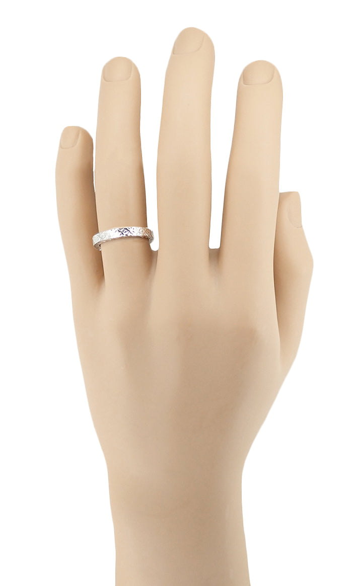 Mens hand with 1950's Geometrid Mid Century Modern Vintage Wedding Ring R623P