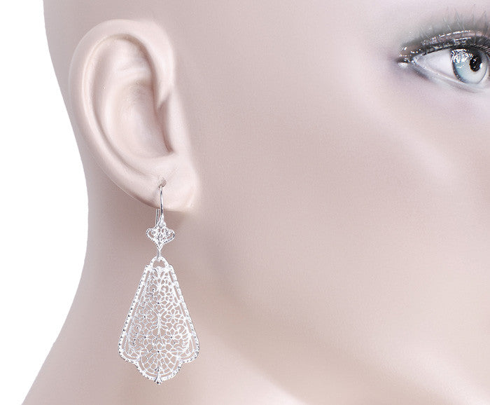 Edwardian Scalloped Leaf Dangling Sterling Silver Filigree Earrings - Item: E169W - Image: 4