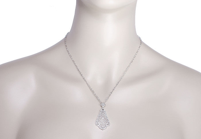 Scalloped Leaf Dangling Filigree Edwardian Pendant Necklace in Sterling Silver - Item: N169W - Image: 4