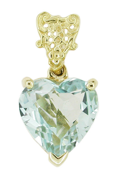 1920s Design Heart Blue Topaz Filigree Pendant in 14 Karat Gold