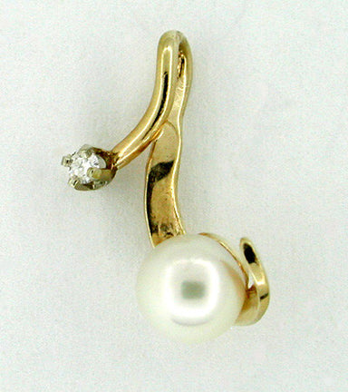 Pearl and Diamond Free Form Pendant in 14 Karat Gold