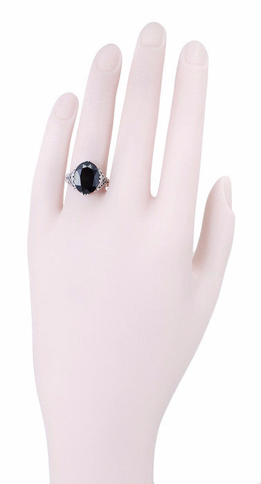 Gothic Filigree Black Onyx Claw Ring in Sterling Silver - Art Deco Engraved - Item: R302 - Image: 3