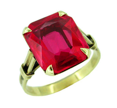 Antique Created Ruby Ring in 14 Karat Gold - Scissors Cut