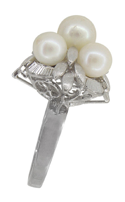 Retro Moderne Flowers and Leaves Vintage Pearl Cluster Ring in 14 Karat White Gold - Item: R416 - Image: 4
