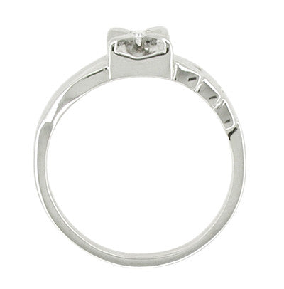 Flowing Vintage Retro Moderne Diamond Ring in 14 Karat White Gold - Illusion Setting - Item: R427 - Image: 2