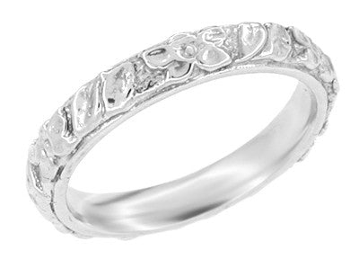 Carved Flowers and Leaves Wedding Band in 14 Karat Gold - Size 6