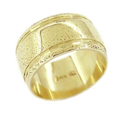 Sandblasted Wide Band Ring in 14 Karat Gold